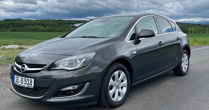 Opel Astra cena 34900 przebieg: 149000, rok produkcji 2014 z Stoczek Łukowski małe 379